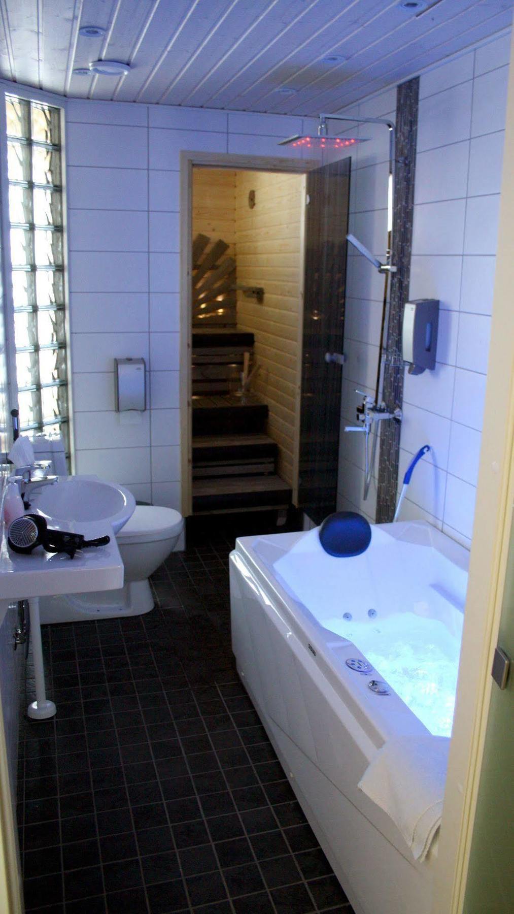 Samantta Hotel & Restaurant Haukipudas Ngoại thất bức ảnh